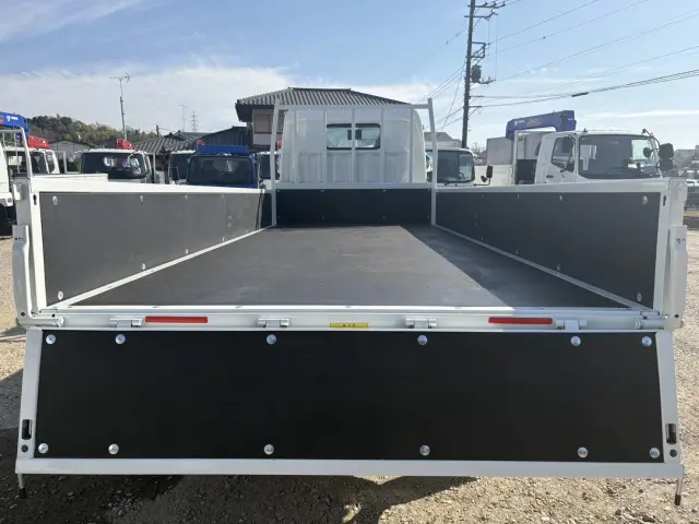 三菱 キャンター 2RG-FEAV0(2WD)の写真9