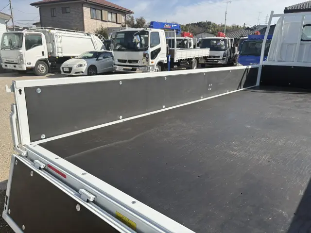 三菱 キャンター 2RG-FEAV0(2WD)の写真10