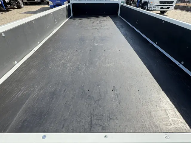 三菱 キャンター 2RG-FEAV0(2WD)の写真12