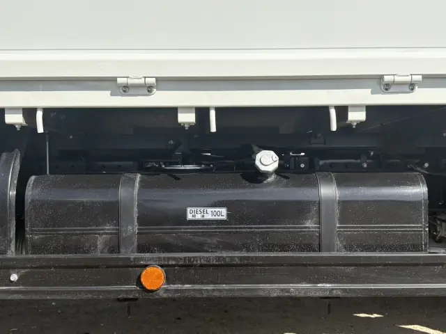 三菱 キャンター 2RG-FEAV0(2WD)の写真16