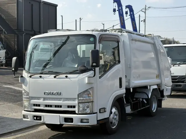 いすゞ エルフ TKG-NMR85AN(2WD)の写真1