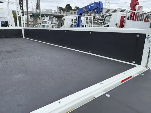 三菱 キャンター 2PG-FEB80(2WD)の写真11