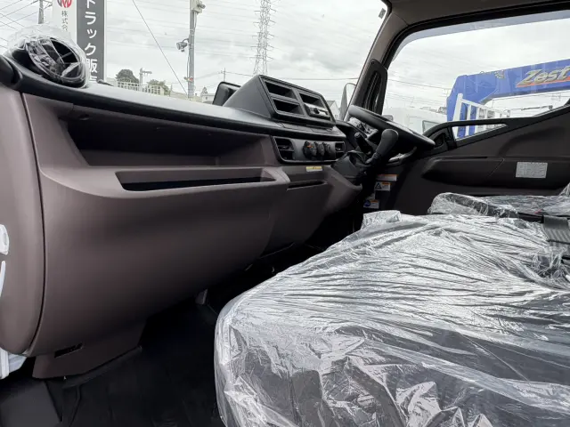 三菱 キャンター 2PG-FEB80(2WD)の写真36