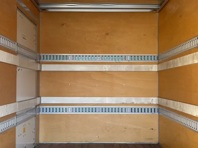 いすゞ エルフ TKG-NMR85N(2WD)の写真15