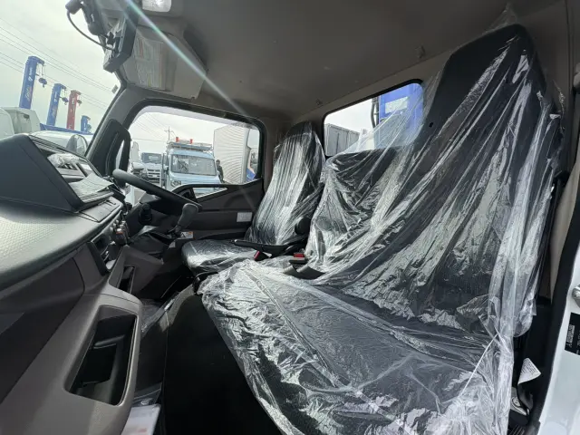 三菱 キャンター 2RG-FEAV0(2WD)の写真36