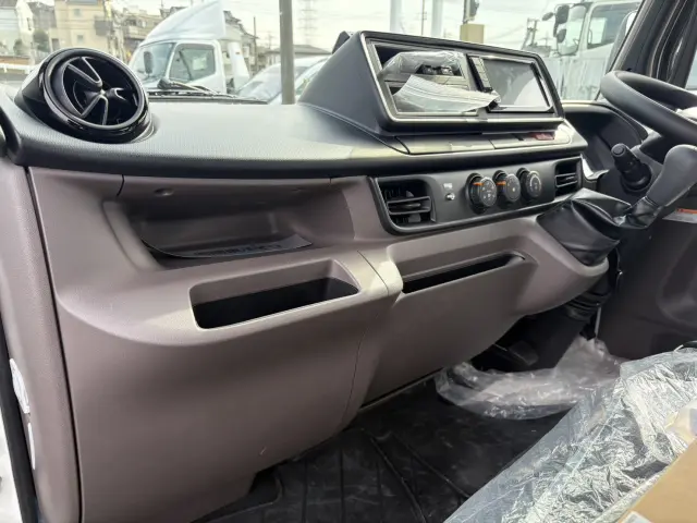 三菱 キャンター 2RG-FEAV0(2WD)の写真37