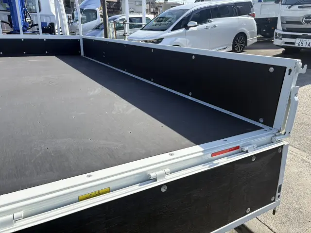 三菱 キャンター 2PG-FEB80(2WD)の写真11