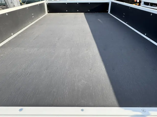 三菱 キャンター 2PG-FEB80(2WD)の写真12