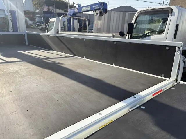 三菱 キャンター 2PG-FEB80(2WD)の写真11