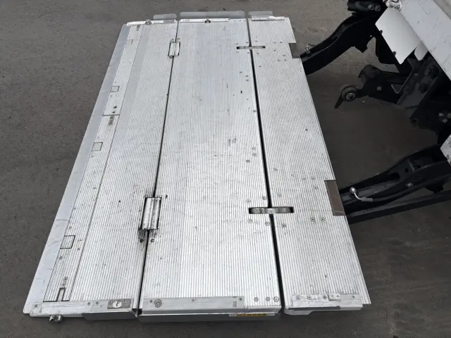 日野 デュトロ 2KG-XZU712M(2WD)の写真18