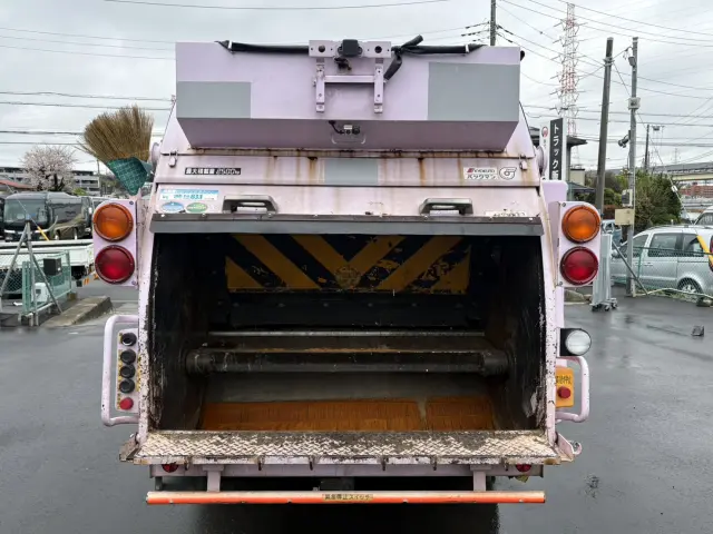 いすゞ エルフ TPG-NMR85N(2WD)の写真9