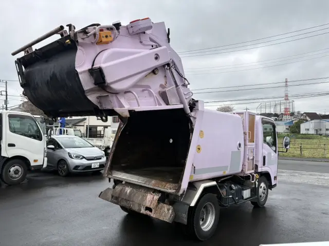 いすゞ エルフ TPG-NMR85N(2WD)の写真15