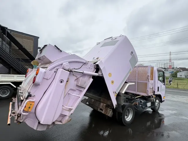 いすゞ エルフ TPG-NMR85N(2WD)の写真21