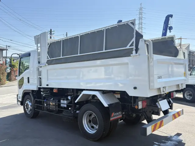 いすゞ フォワード 2RG-FTR90U4(2WD)の写真4