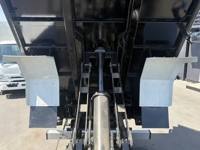 いすゞ フォワード 2RG-FTR90U4(2WD)の写真14