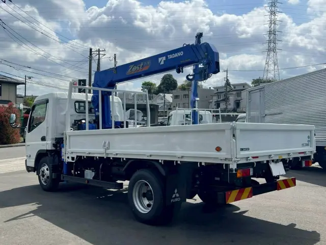 三菱 キャンター 2PG-FEB90(2WD)の写真4