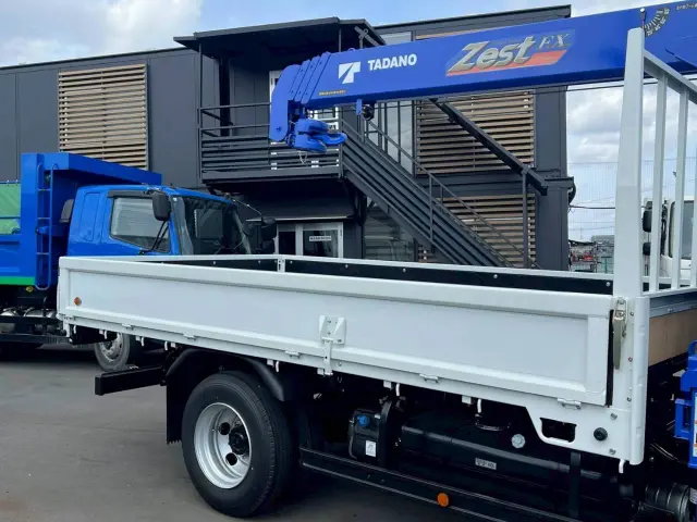 三菱 キャンター 2PG-FEB90(2WD)の写真6