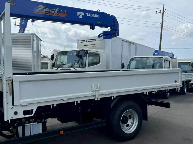 三菱 キャンター 2PG-FEB90(2WD)の写真7