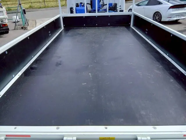 三菱 キャンター 2PG-FEB90(2WD)の写真12