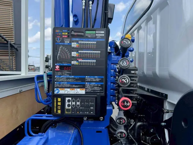 三菱 キャンター 2PG-FEB90(2WD)の写真18