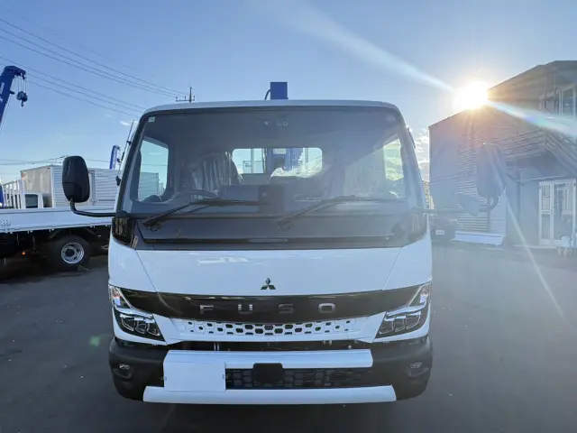 三菱 キャンター 2PG-FEB90(2WD)の写真5