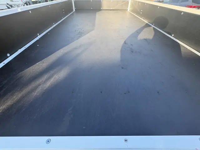 三菱 キャンター 2PG-FEB90(2WD)の写真10