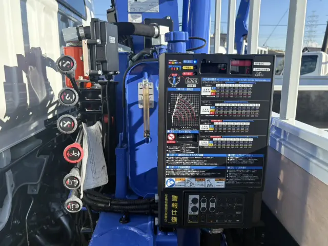 三菱 キャンター 2PG-FEB90(2WD)の写真18