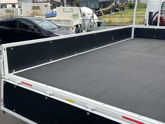 三菱 キャンター 2PG-FEB80(2WD)の写真10