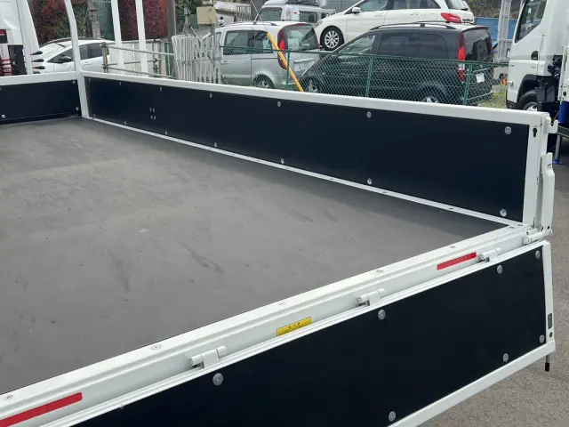 三菱 キャンター 2PG-FEB80(2WD)の写真11