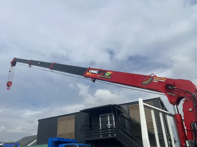 三菱 キャンター 2PG-FEB80(2WD)の写真15