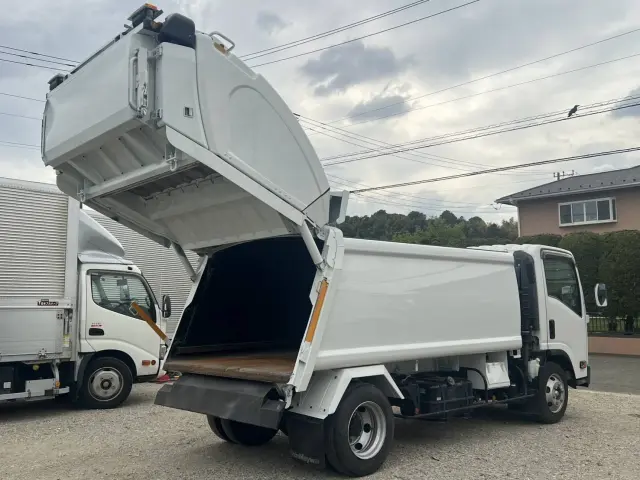 いすゞ エルフ TPG-NPR85N(2WD)の写真13