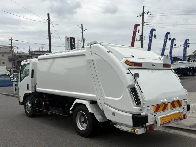 いすゞ エルフ TPG-NPR85YN(2WD)の写真4