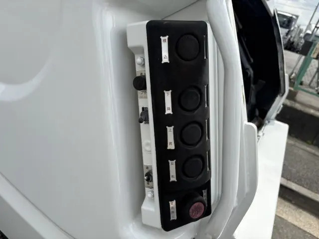 いすゞ エルフ TPG-NPR85YN(2WD)の写真15