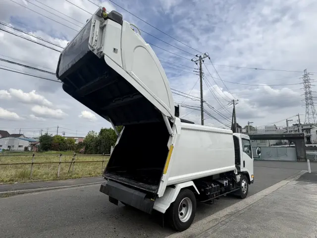 いすゞ エルフ TPG-NPR85YN(2WD)の写真16