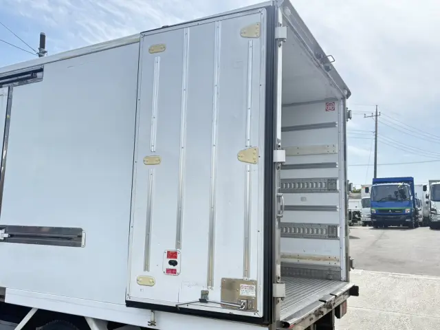 いすゞ エルフ TPG-NPR85AN(2WD)の写真18