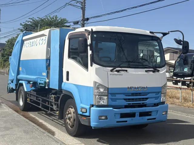いすゞ フォワード LPG-FTR90S2(2WD)の写真2