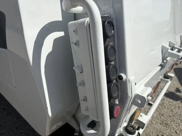 三菱 ファイター TKG-FK71F(2WD)の写真15