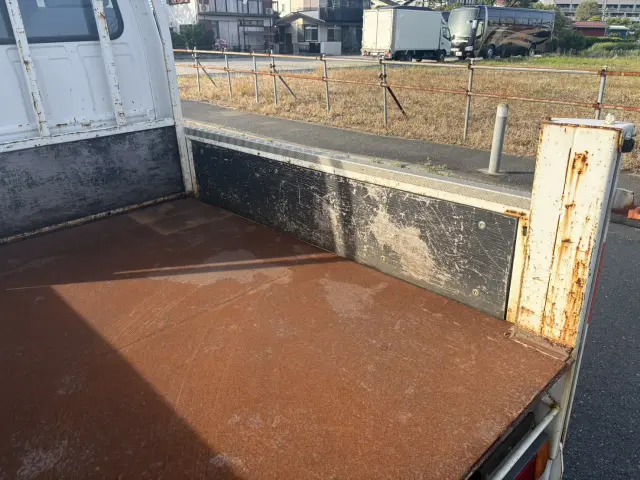 いすゞ エルフ TRG-NHR85A(2WD)の写真14