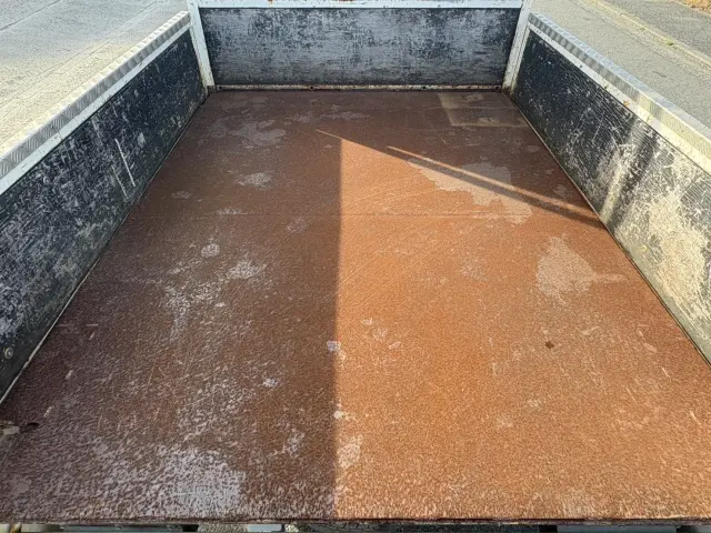 いすゞ エルフ TRG-NHR85A(2WD)の写真15