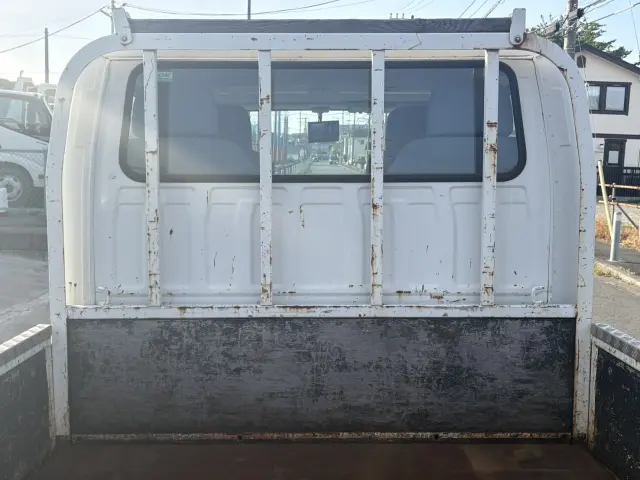 いすゞ エルフ TRG-NHR85A(2WD)の写真16