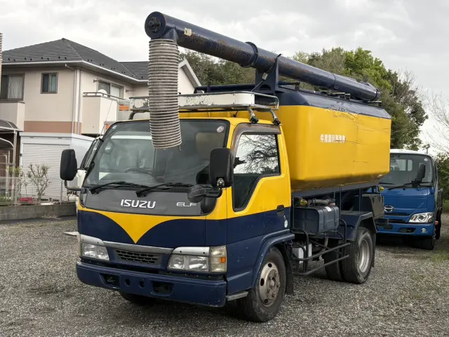 いすゞ エルフ KR-NKR81E3N(2WD)の写真1
