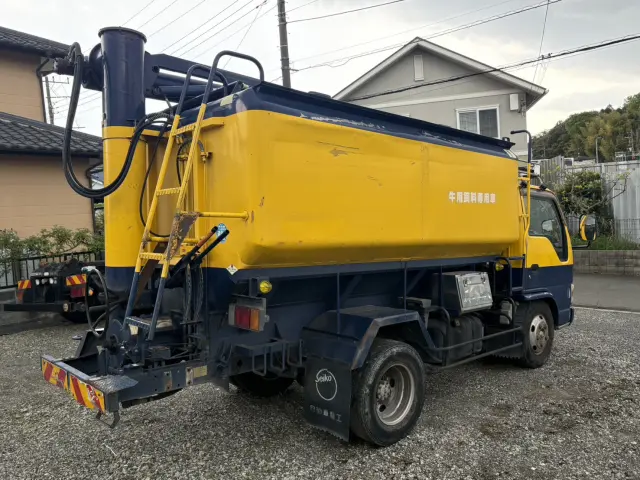 いすゞ エルフ KR-NKR81E3N(2WD)の写真3
