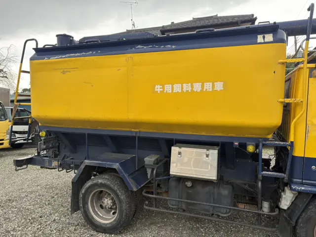 いすゞ エルフ KR-NKR81E3N(2WD)の写真6