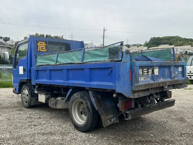 いすゞ エルフ TPG-NKR85AD(2WD)の写真4