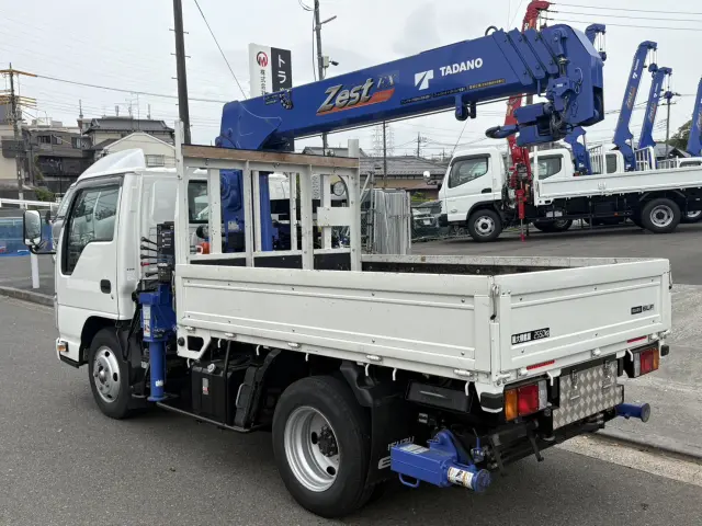 いすゞ エルフ 2RG-NKR88A(2WD)の写真4