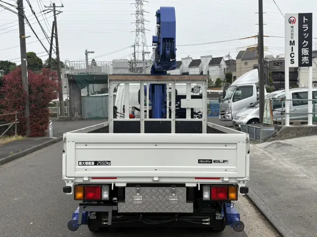 いすゞ エルフ 2RG-NKR88A(2WD)の写真8