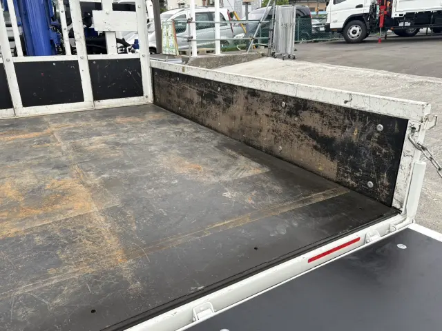 いすゞ エルフ 2RG-NKR88A(2WD)の写真11