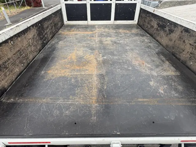 いすゞ エルフ 2RG-NKR88A(2WD)の写真12