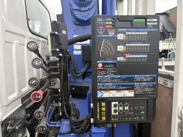 いすゞ エルフ 2RG-NKR88A(2WD)の写真19