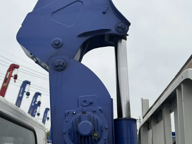 いすゞ エルフ 2RG-NKR88A(2WD)の写真21